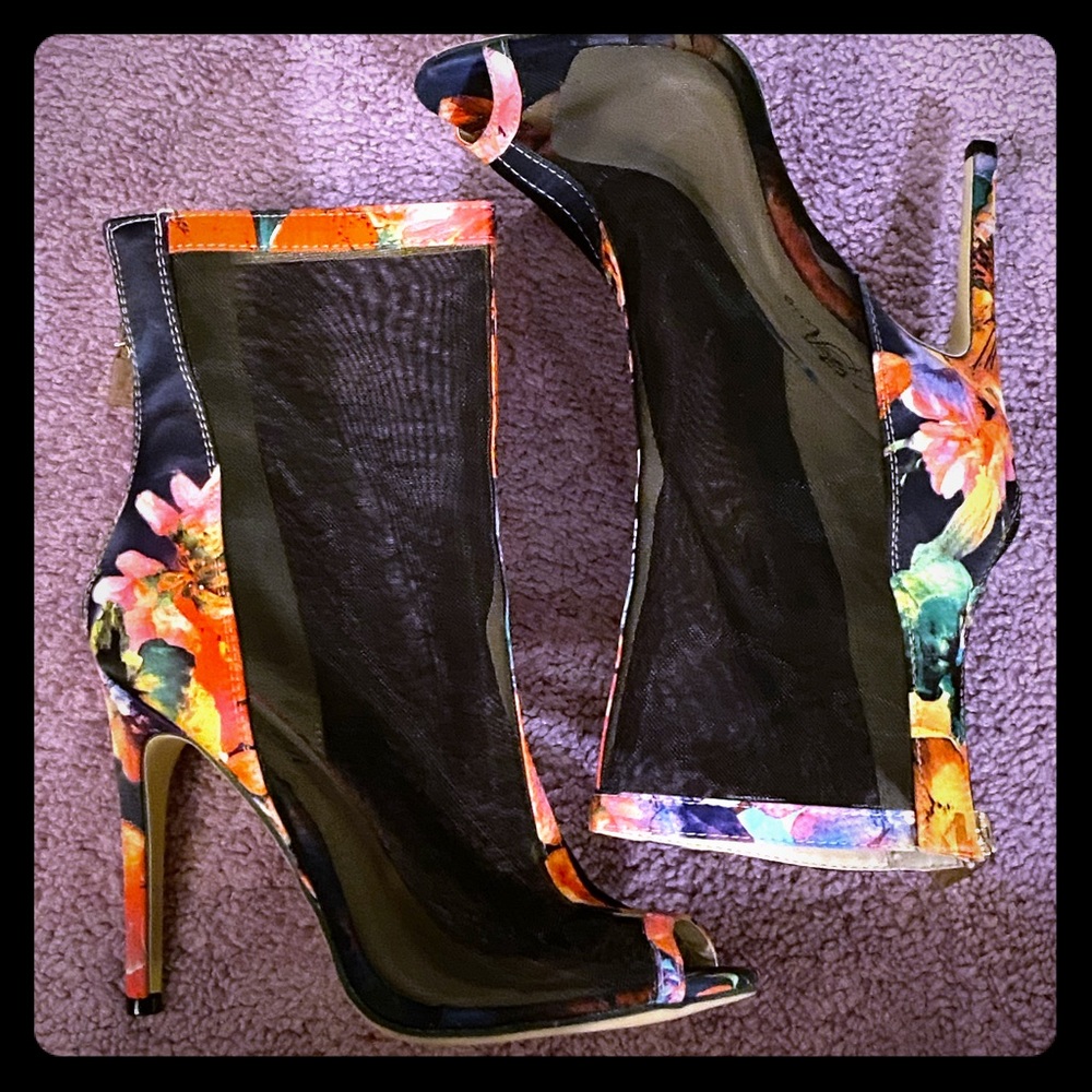 WILD ROSE MESH HEEL WITH FLORAL DETAILS